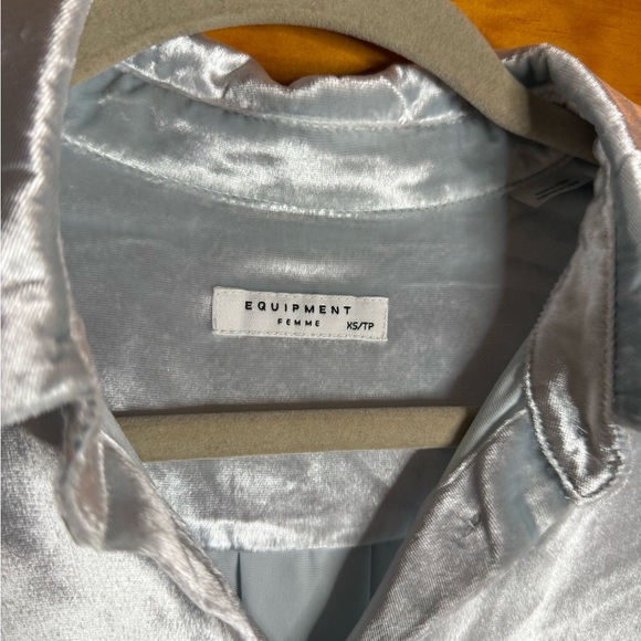 Equipment Femme Ice Blue Women’s XS Crushed Velvet Blouse Silk Blend - Picture 4 of 7